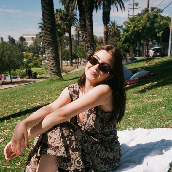 Meet your Posher, Lindsey - Picture 1 of 1